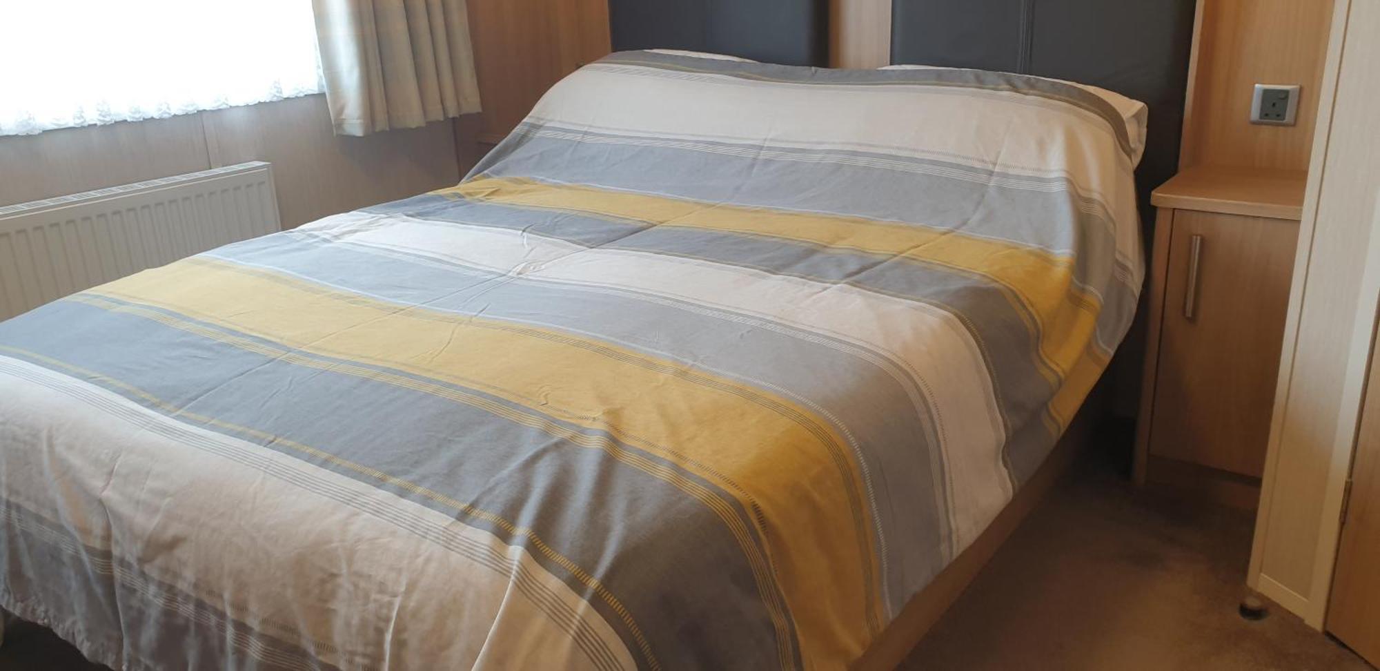 Lakeside Cotswold Holiday Home Cirencester Room photo